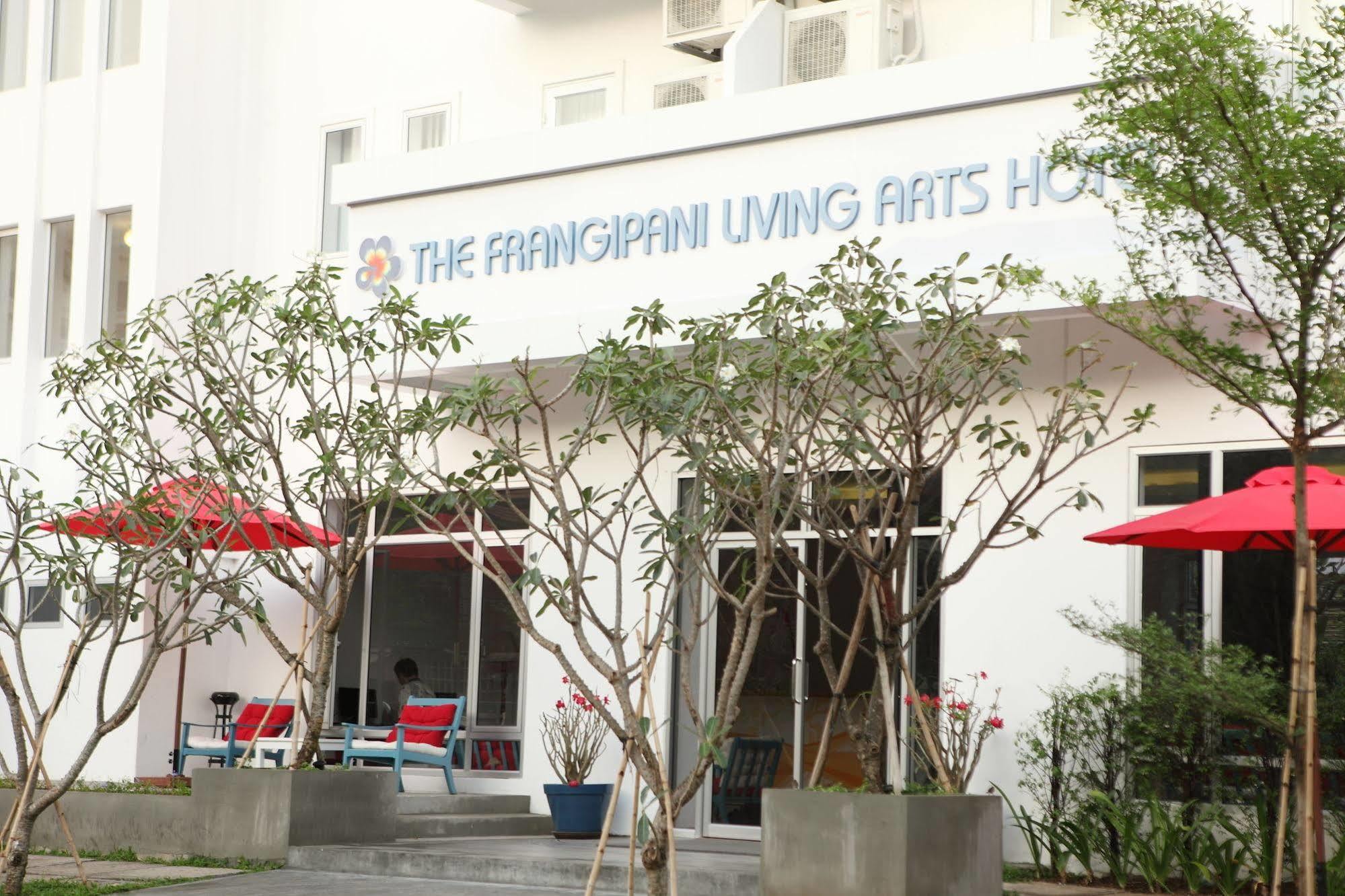 The Frangipani Living Arts Hotel And Spa Phnom Penh Exterior foto